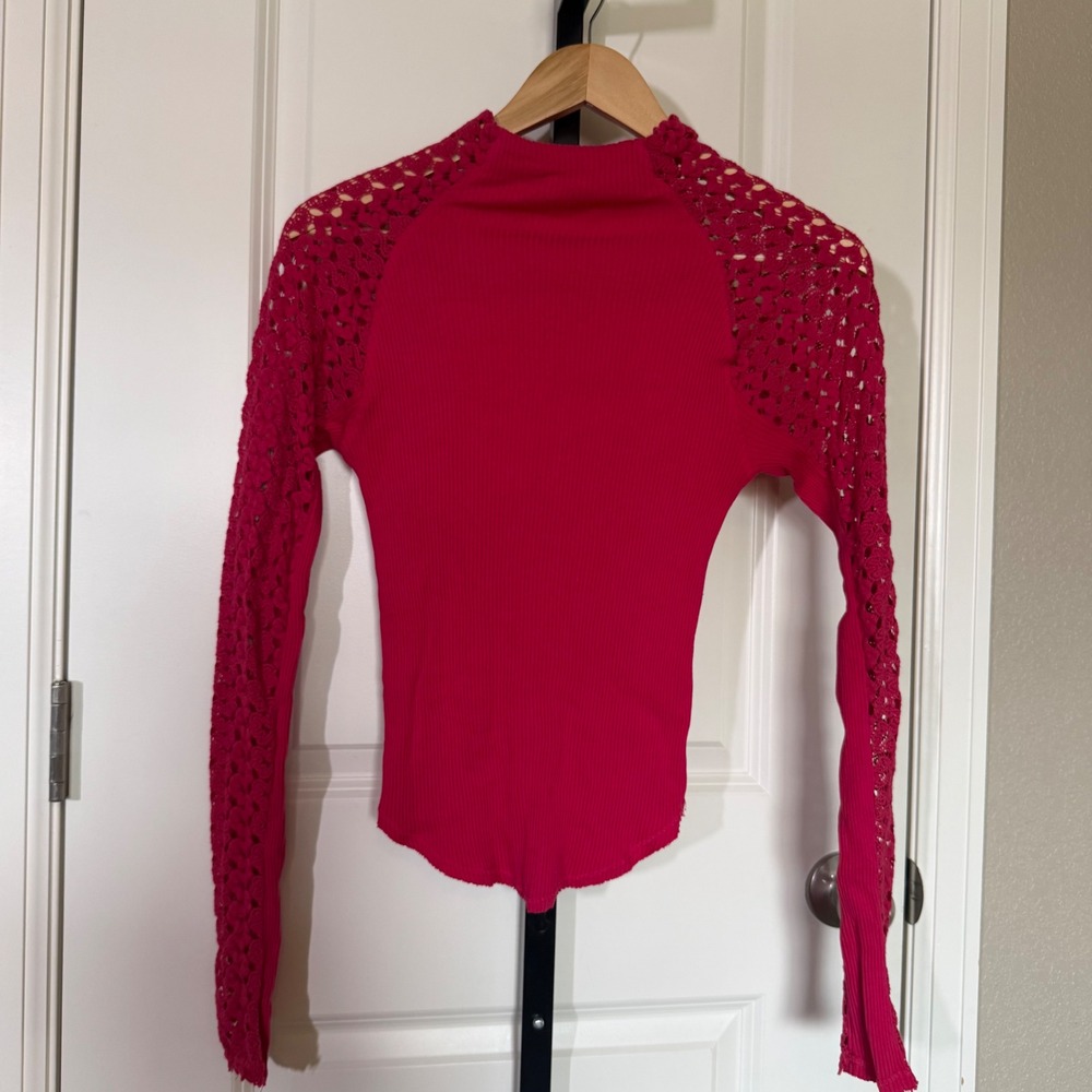 Free People Clemente‎ Top in Hot Berry Lace Sleeves Women's Size M - Picture 3 of 10